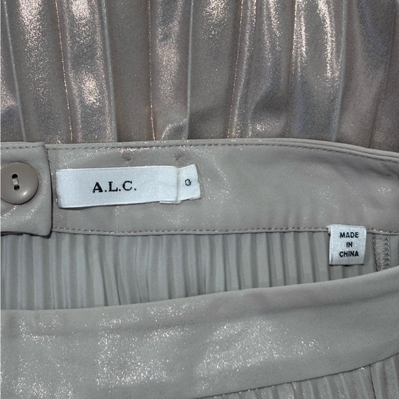 A.L.C. Revolve Bobby Pleated Midi Rose Gold Skirt
Size 0 - Picture 13 of 14